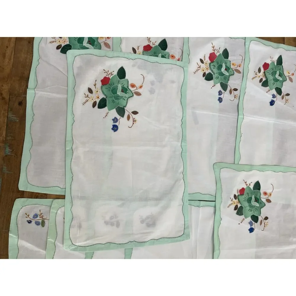 Vtg Embroidered Floral Applique 6 Placemats 4 Napkins 10 pc Set